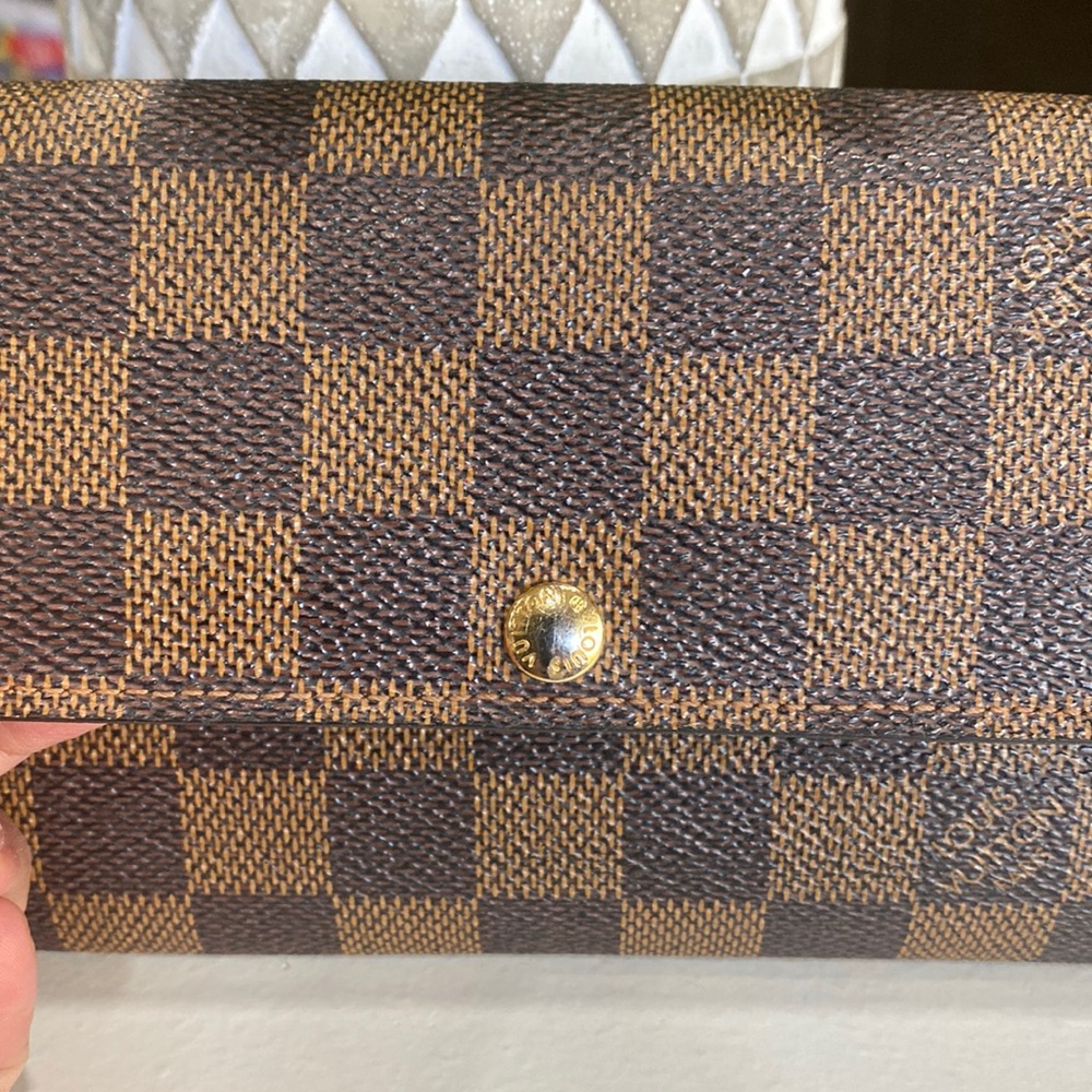 Authentic Lv - image 4